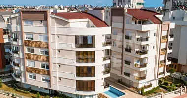 2 bedroom apartment in Konyaalti, Turkey