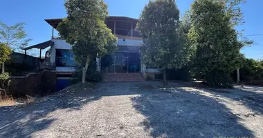 Propriété commerciale 750 m² dans Vaqarr, Albanie