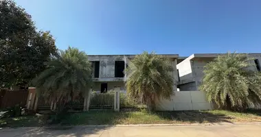 Plot of land in Sangkat Khmuonh, Cambodia