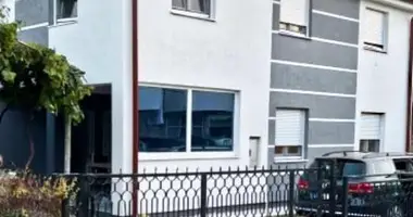 Casa 9 habitaciones en Donji Stoj Shtoji i Poshtem, Montenegro