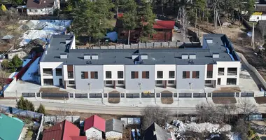 Apartamento 3 habitaciones en Ratamka, Belarús