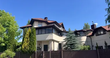 Дом 5 комнат в Минск, Беларусь