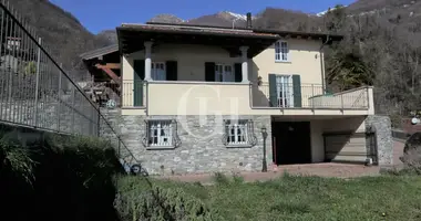 Villa 6 habitaciones en San Siro, Italia