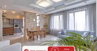 Apartamento 4 habitaciones en Minsk, Belarús