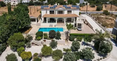 Villa 7 bedrooms in Empa, Cyprus