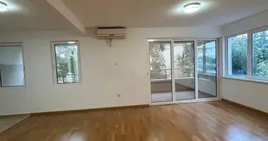 Wohnung 2 Schlafzimmer in Petrovac, Montenegro