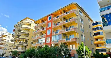 Penthouse 4 bedrooms in Mahmutlar, Turkey