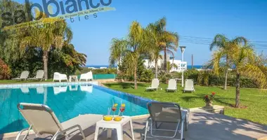 Villa Villa 8 rooms in Larnaca, Cyprus
