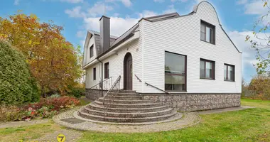 Dom w Scomyslicki sielski Saviet, Białoruś