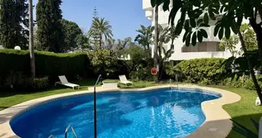 Apartamento 4 habitaciones en San Pedro Alcantara, Španjolska