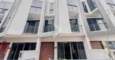 5 bedroom house in Sangkat Chbar Ampov Ti Muoy, Cambodia