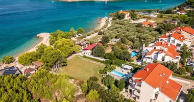 Hotel 210 m² in Omisalj, Kroatien