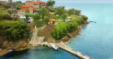 Villa 5 bedrooms in Nikiti, Greece