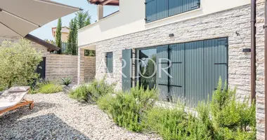 4 bedroom house in Icici, Croatia