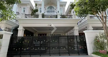 Вилла 6 комнат в Такмау, Камбоджа