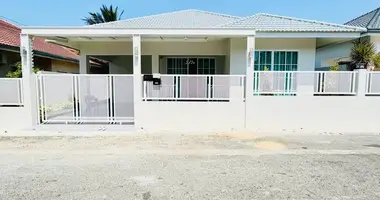 Maison 3 chambres dans Nong Pla Lai, Thaïlande