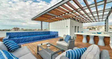 Penthouse 4 chambres dans Germasogeia, Chypre