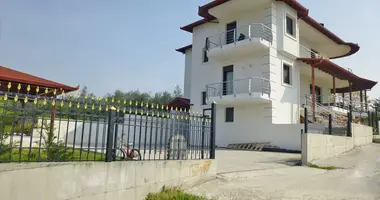 Cottage 4 bedrooms in Olympiaki Akti (Beach), Greece