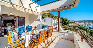 Квартира 2 спальни в Opcina Milna, Хорватия