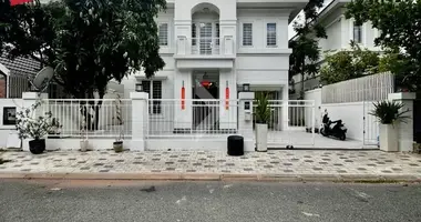 Willa 5 pokojów w Sangkat Khmuonh, Kambodża