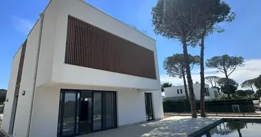 Villa 4 bedrooms in Bashkia Durres, Albania