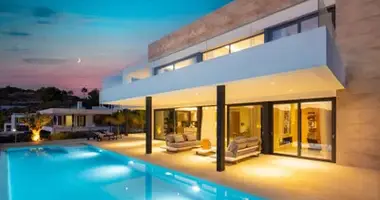 5 bedroom house in San Pedro Alcantara, Spain