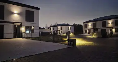 Dom 5 pokojów w Warszawa, Polska