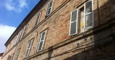 Casa 19 habitaciones en Terni, Italia
