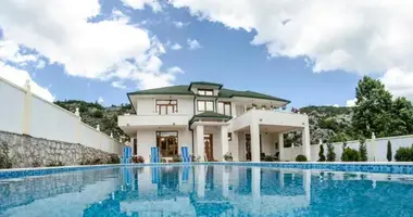 House in 3 Sportski centar, Montenegro