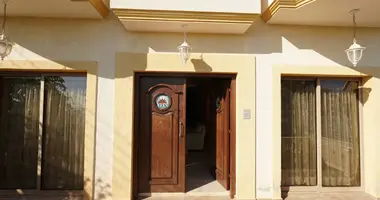 Haus 4 Schlafzimmer in Demos Agiou Athanasiou, Zypern