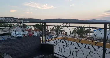 Hotel 489 m² in Trau, Kroatien