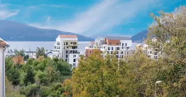 Mieszkanie 5 pokojów w Tivat, Czarnogóra