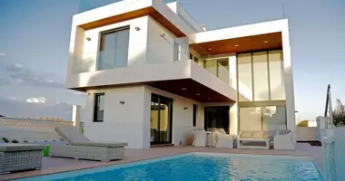 3 bedroom apartment in Dehesa de Campoamor, Spain