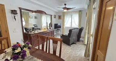 Mieszkanie 3 pokoi w Torrevieja, Hiszpania