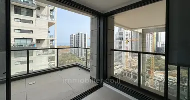 Mieszkanie 5 pokojów w Bat Jam, Izrael