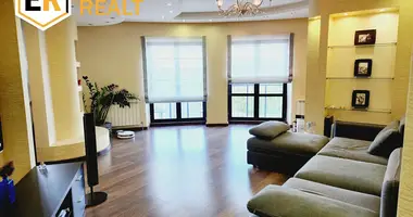 Mieszkanie 3 pokoi w Muchaviecki sielski Saviet, Białoruś