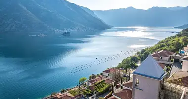 Wohnung 3 Schlafzimmer in Dobrota, Montenegro