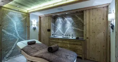 Chalet 6 bedrooms in Courchevel, France