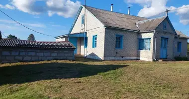 Casa en Miadzielski sielski Saviet, Belarús