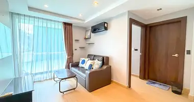 1 bedroom condo in Na Kluea, Thailand
