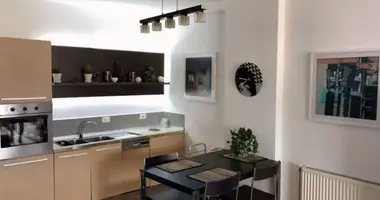 Квартира 2 комнаты в Тирана, Албания