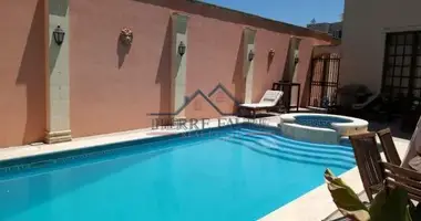 Willa w Naxxar, Malta