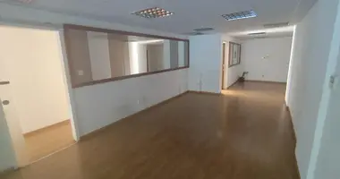 Pomieszczenie biurowe 220 m² w Limassol, Cypr