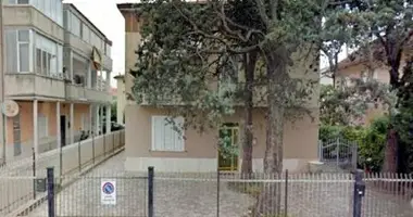 Apartamento 5 habitaciones en Terni, Italia