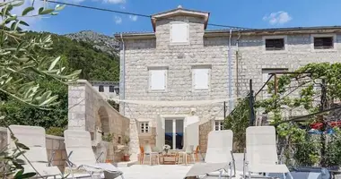 Haus 4 Schlafzimmer in 7 Seaview Penthouse Kotor Bay, Montenegro
