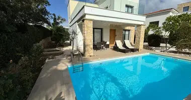 Villa 3 bedrooms in Chloraka, Cyprus