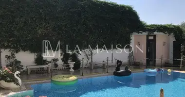 Dom 4 pokoi w Strovolos, Cypr