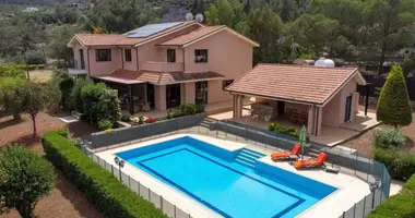 Apartamento 4 habitaciones en Mosfiloti, Chipre