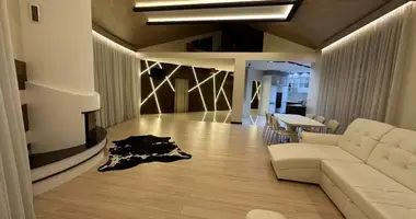 Casa 8 habitaciones en Lymanka, Ucrania