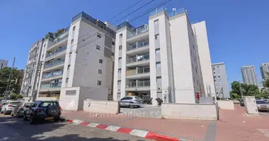 Mieszkanie 4 pokoi w Netanya, Izrael